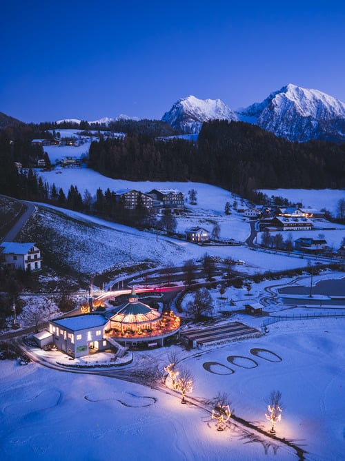 Restaurant Salettl bei Nacht im Winter Restaurant Salettl bei Nacht im Winter