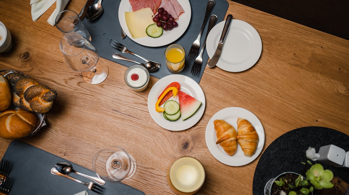 YOGA & BRUNCH