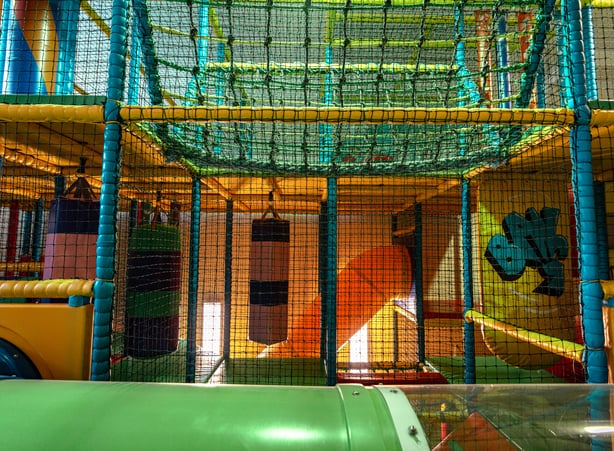 Indoorkinderspielplatz mit Softplay Analge