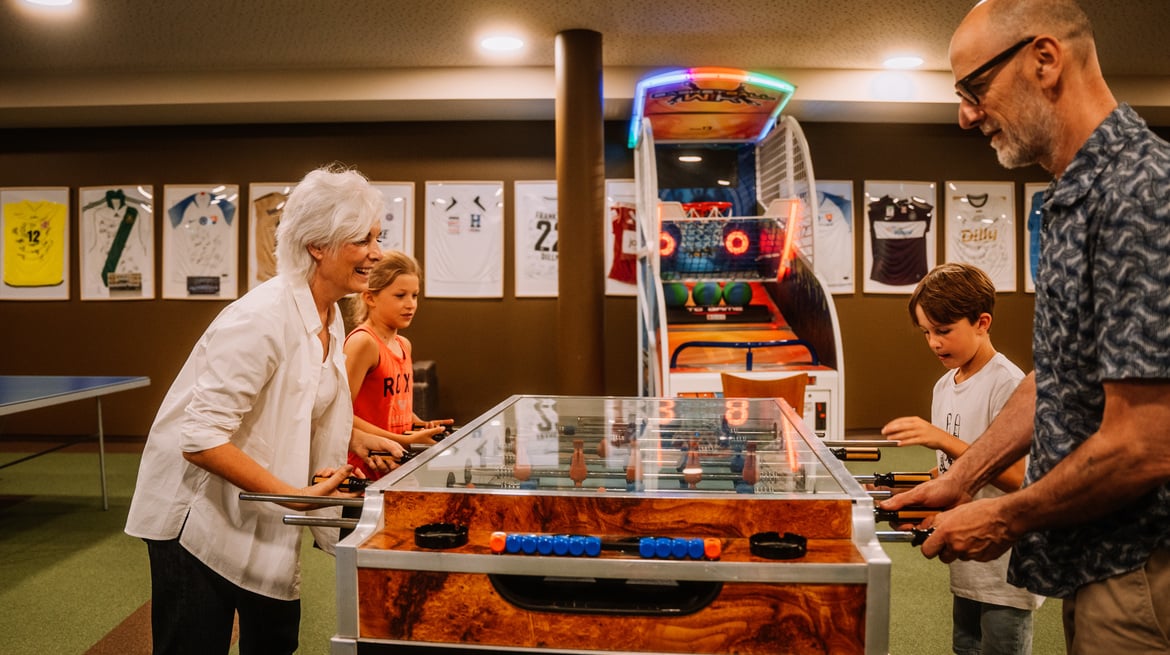 Billard in der Teenslounge im Dilly Resort