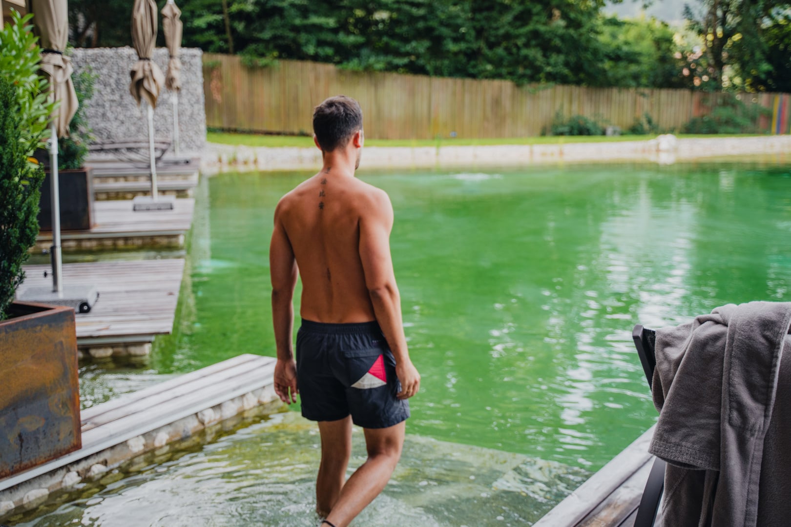 Natur Badeteich (exklusiv bei den SPA Garten Studios/Suiten)