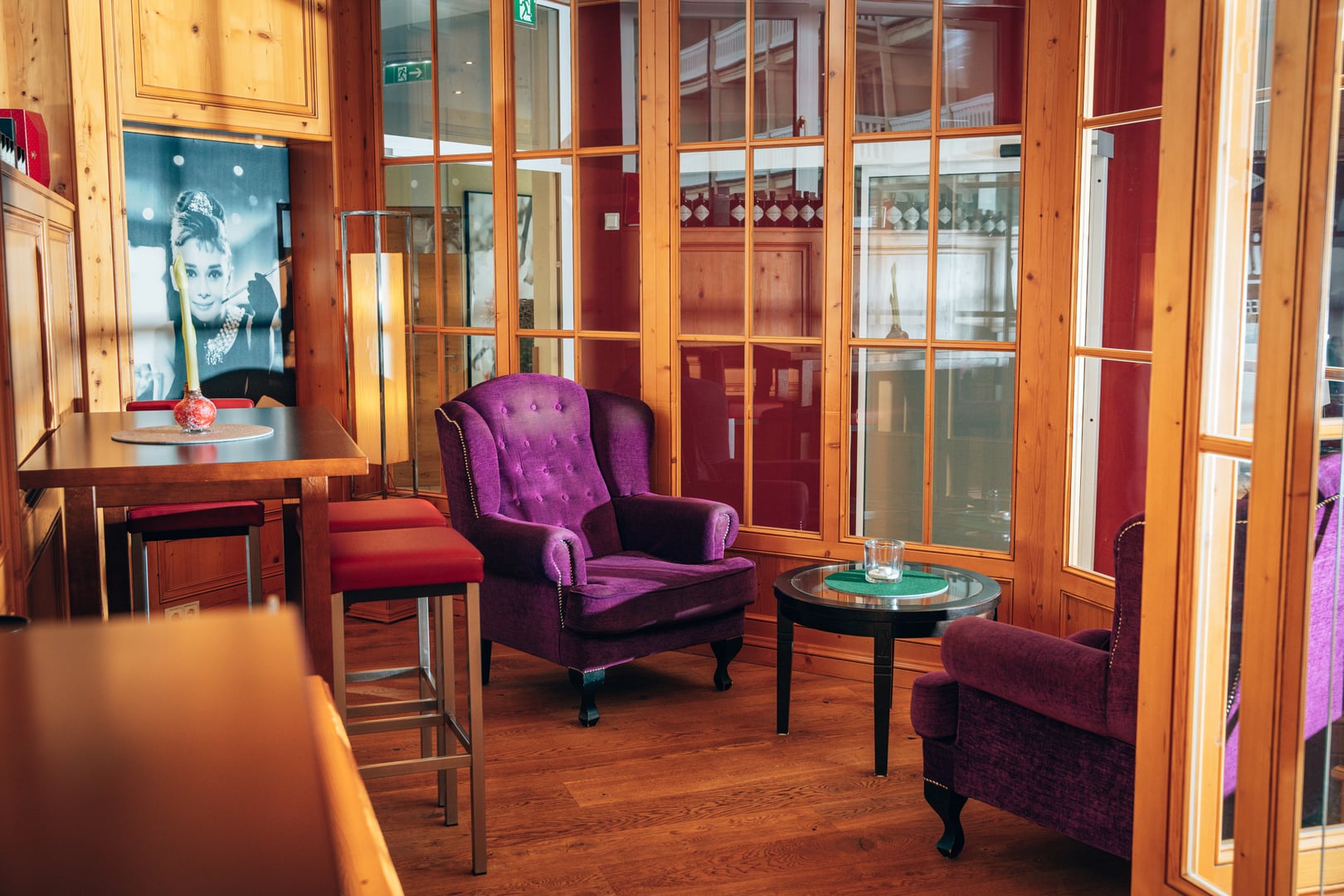 Raucherlounge in der Hotelbar