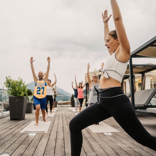 Yoga im Skygarden im Dilly Resort