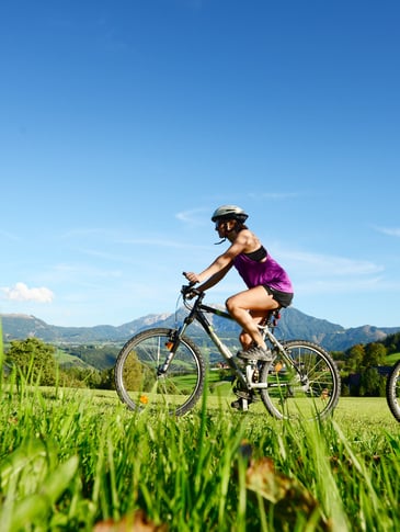 Zwei Rennradfahrer im Aktivurlaub in der Pyhrn Priel Region