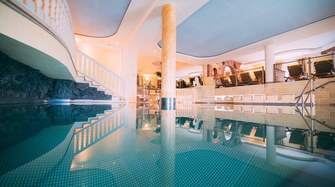 Large indoor pool at Hotel Dilly