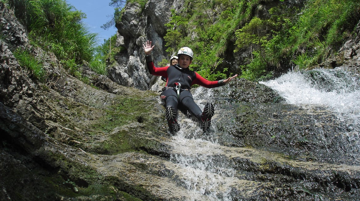 CANYONING