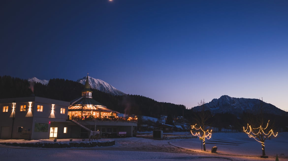 Eisstockbahn Windischgarsten bei Nacht