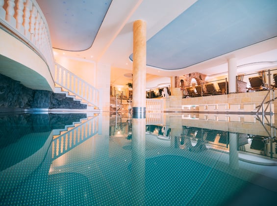Large indoor pool at Hotel Dilly