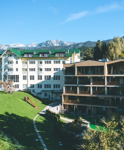 Sommer Hotelansicht Dilly Resort